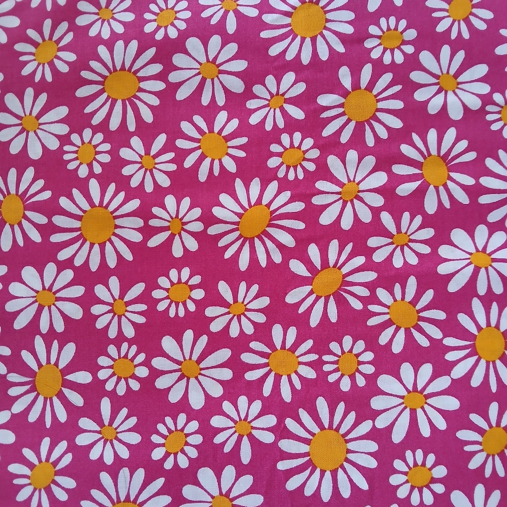 Crazy Daisy Benartex Fabric Style 4641 Cotton Screen Print 2 yards x 44"Pink HTF